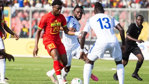 卢艺林在LPGA奠基人杯领先高真荣1杆，刘依一位列第26