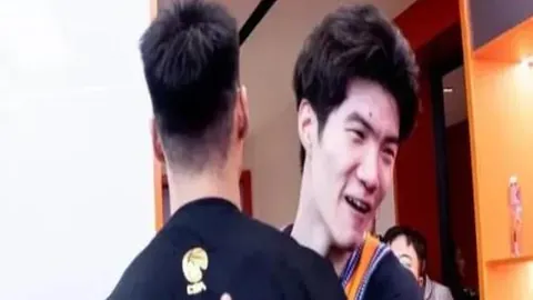 半场：墨西哥2-0厄瓜多尔，基尼奥内斯传射，劳尔-希门尼斯建功
